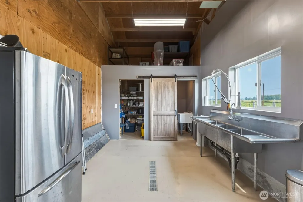 126 W Sunny Sands Cathlamet, WA 98612
