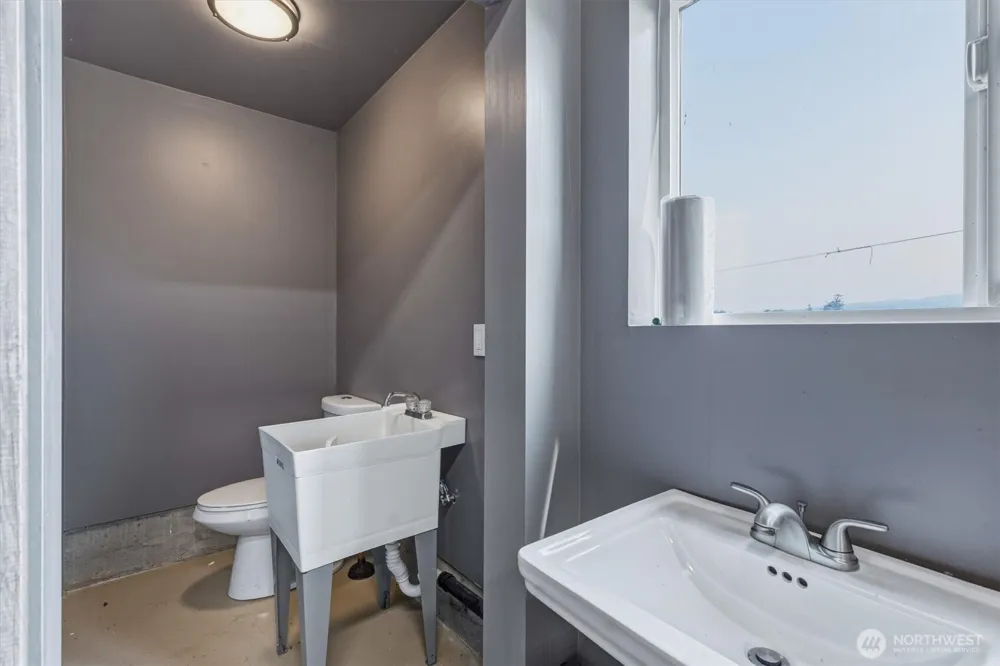 126 W Sunny Sands Cathlamet, WA 98612