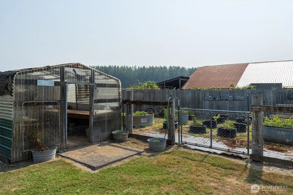 126 W Sunny Sands Cathlamet, WA 98612