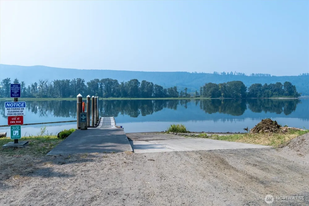126 W Sunny Sands Cathlamet, WA 98612