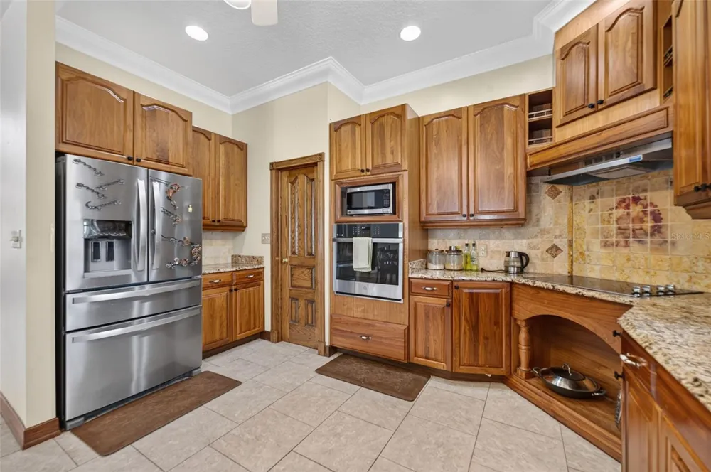 4657 HICKORY TREE ROAD St Cloud, FL 34772