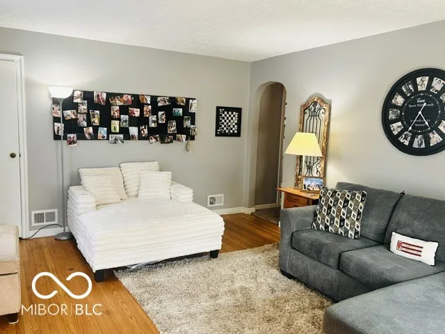 250 13th Beech Grove, IN 46107
