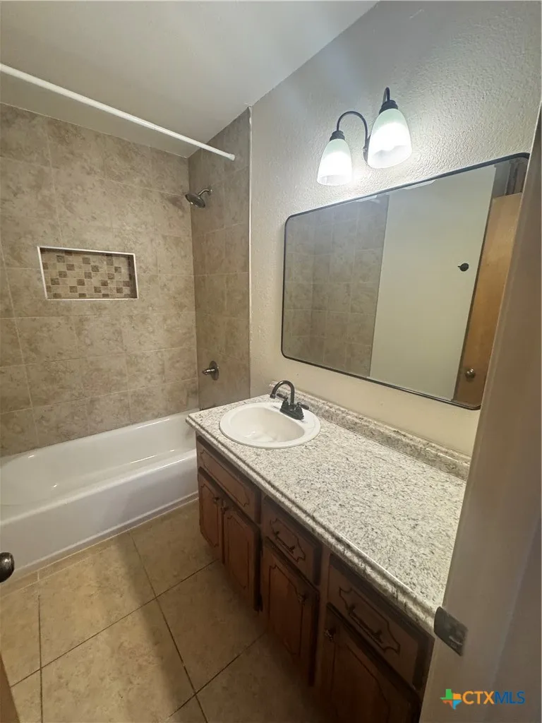 213 Versailles Street Victoria, TX 77904