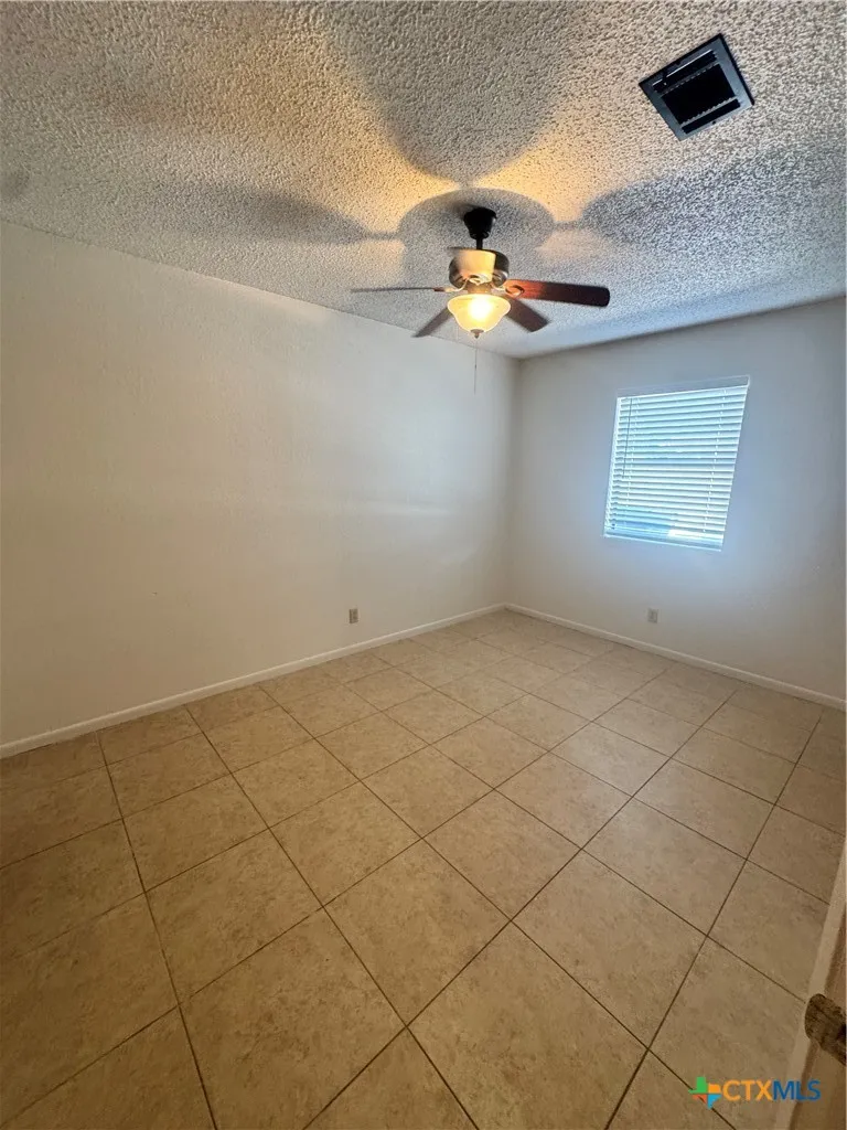 213 Versailles Street Victoria, TX 77904