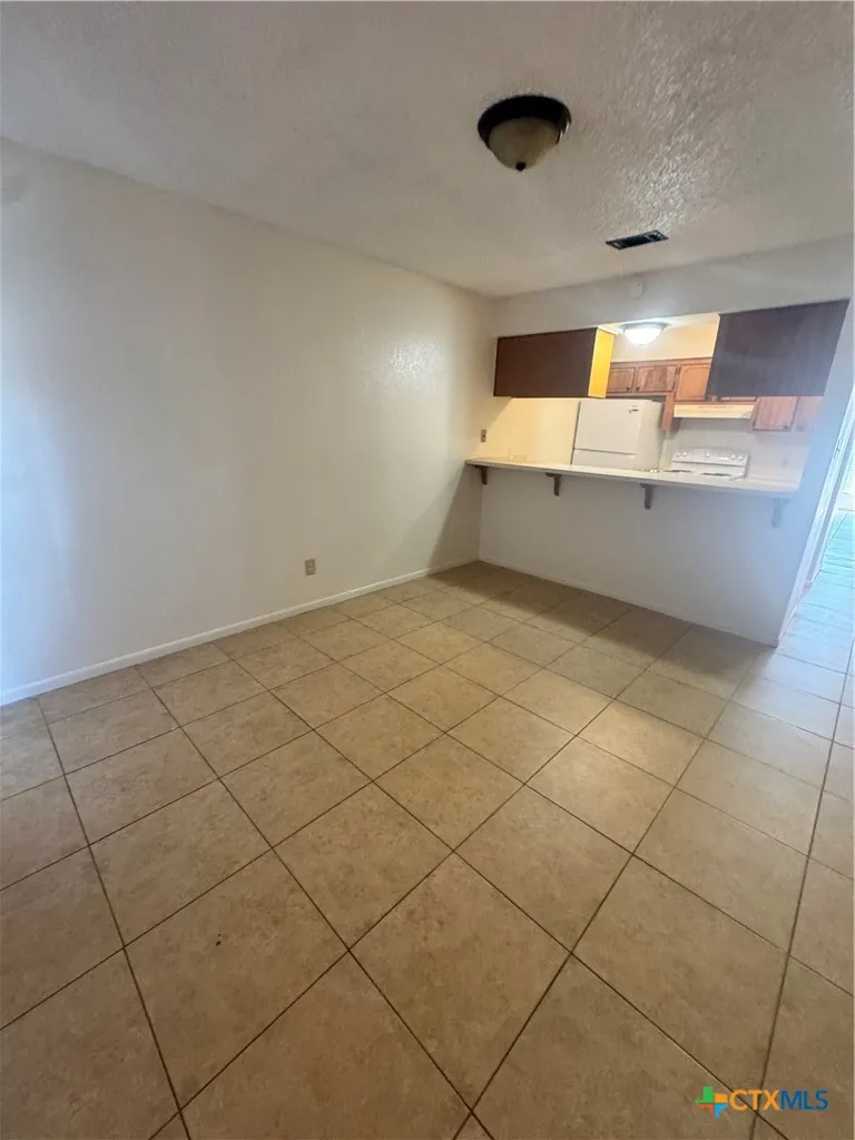 213 Versailles Street Victoria, TX 77904