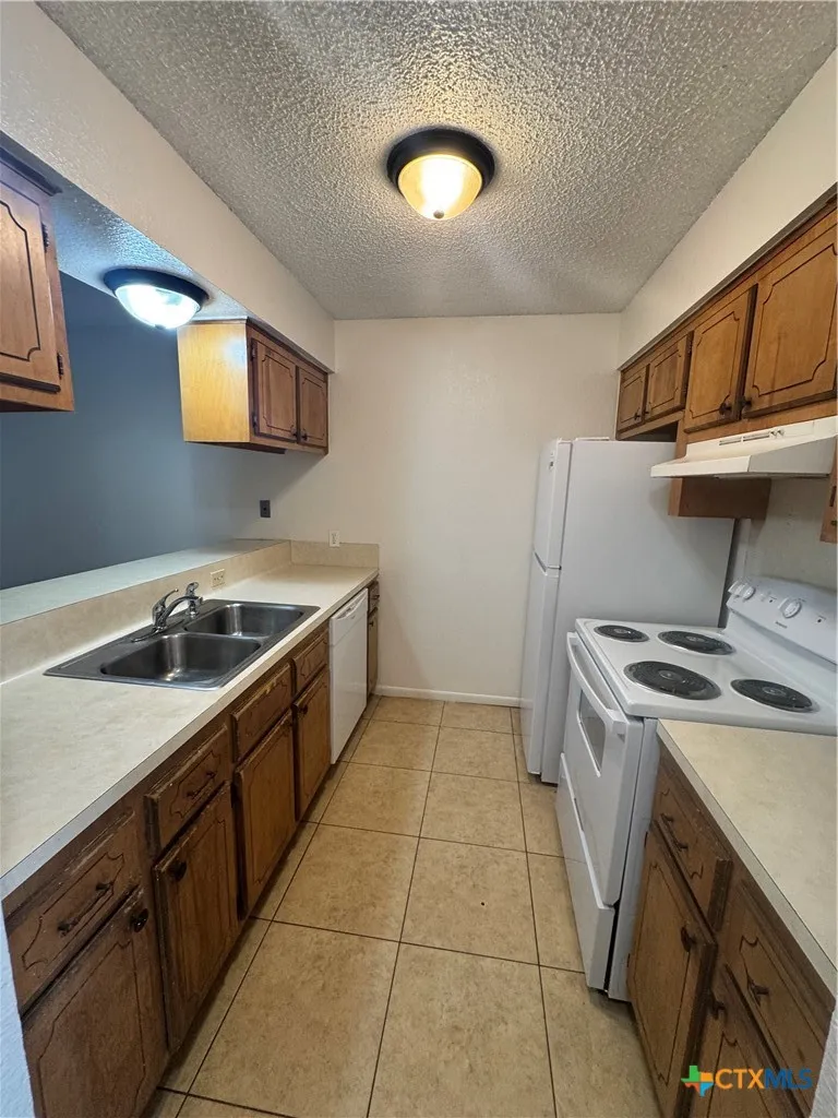 213 Versailles Street Victoria, TX 77904