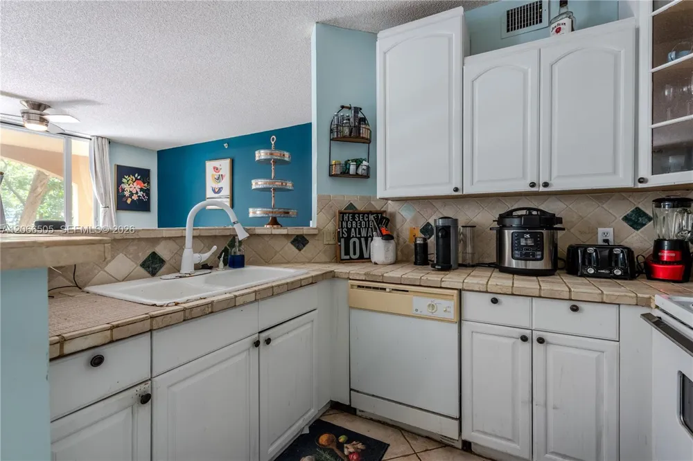 19601 E Country Club Dr #7104 Aventura, FL 33180