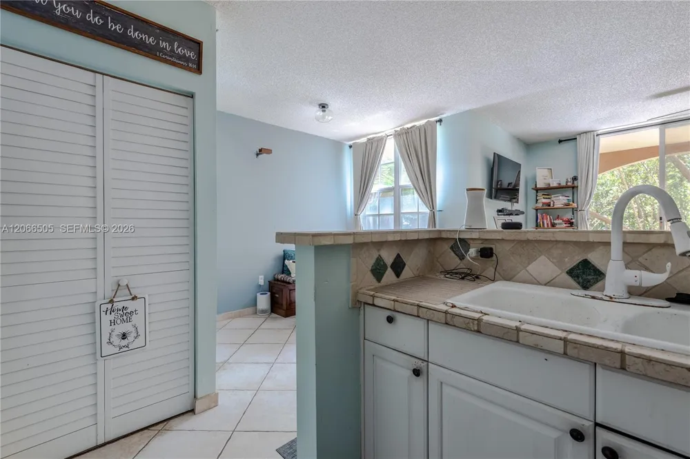 19601 E Country Club Dr #7104 Aventura, FL 33180