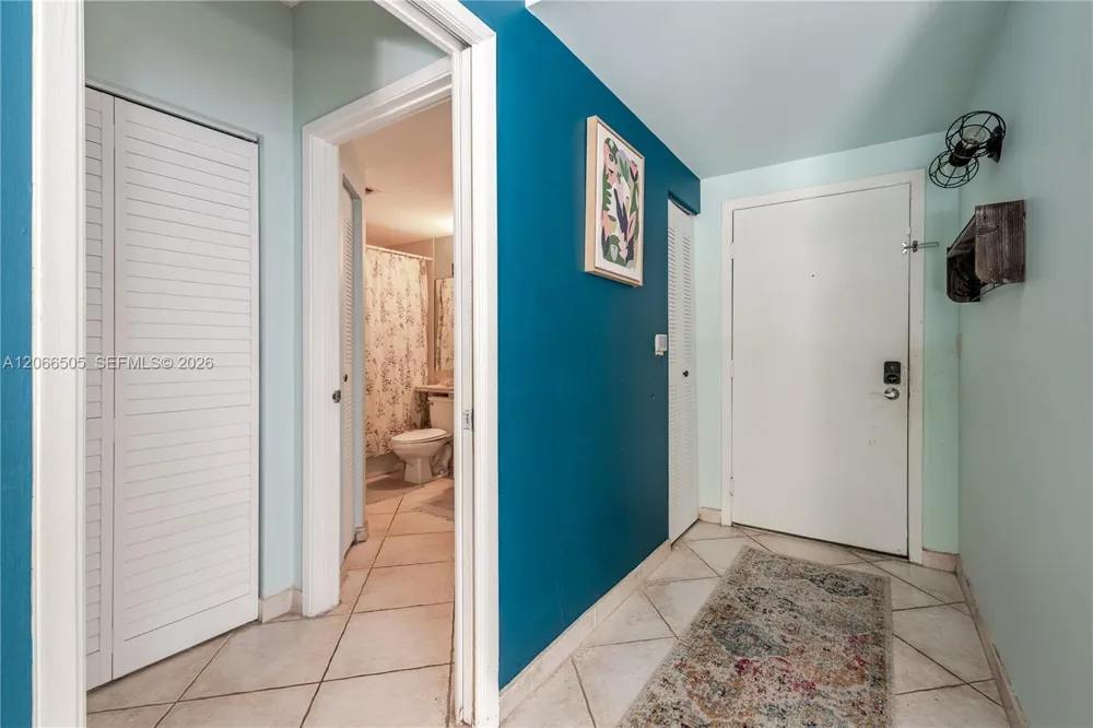 19601 E Country Club Dr #7104 Aventura, FL 33180