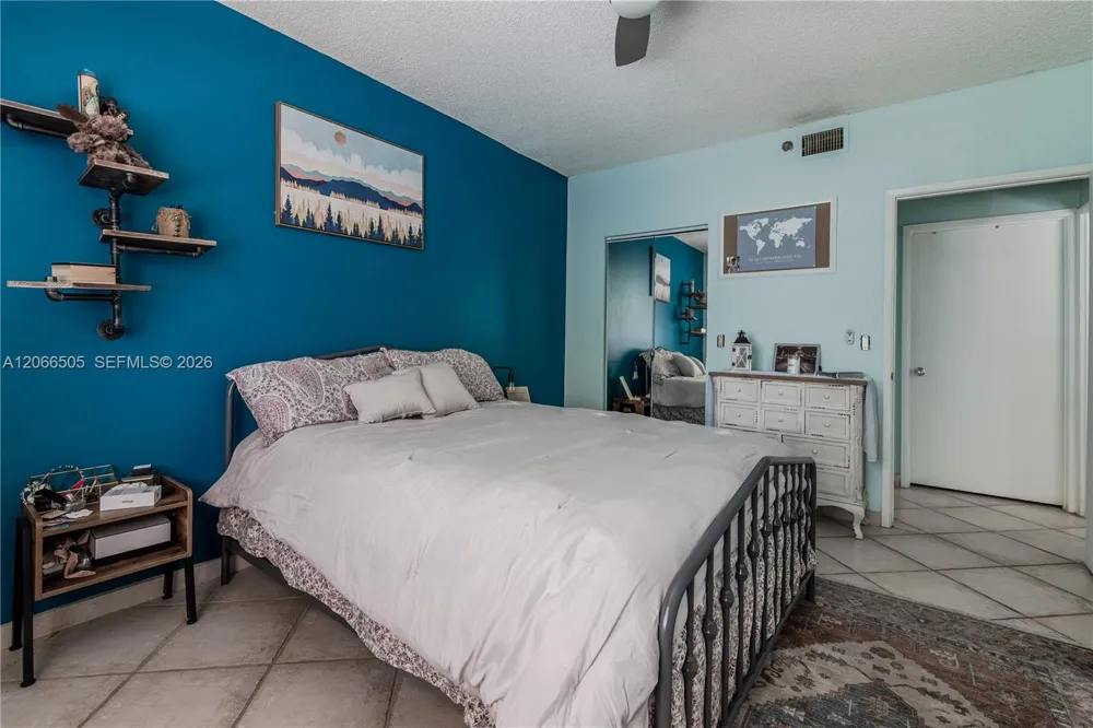 19601 E Country Club Dr #7104 Aventura, FL 33180