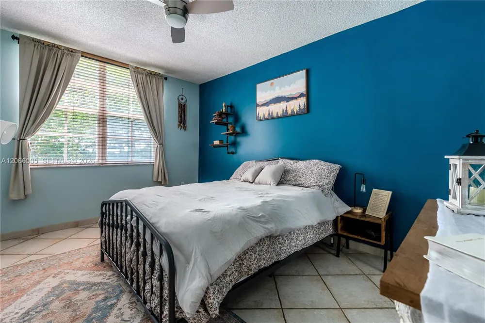 19601 E Country Club Dr #7104 Aventura, FL 33180