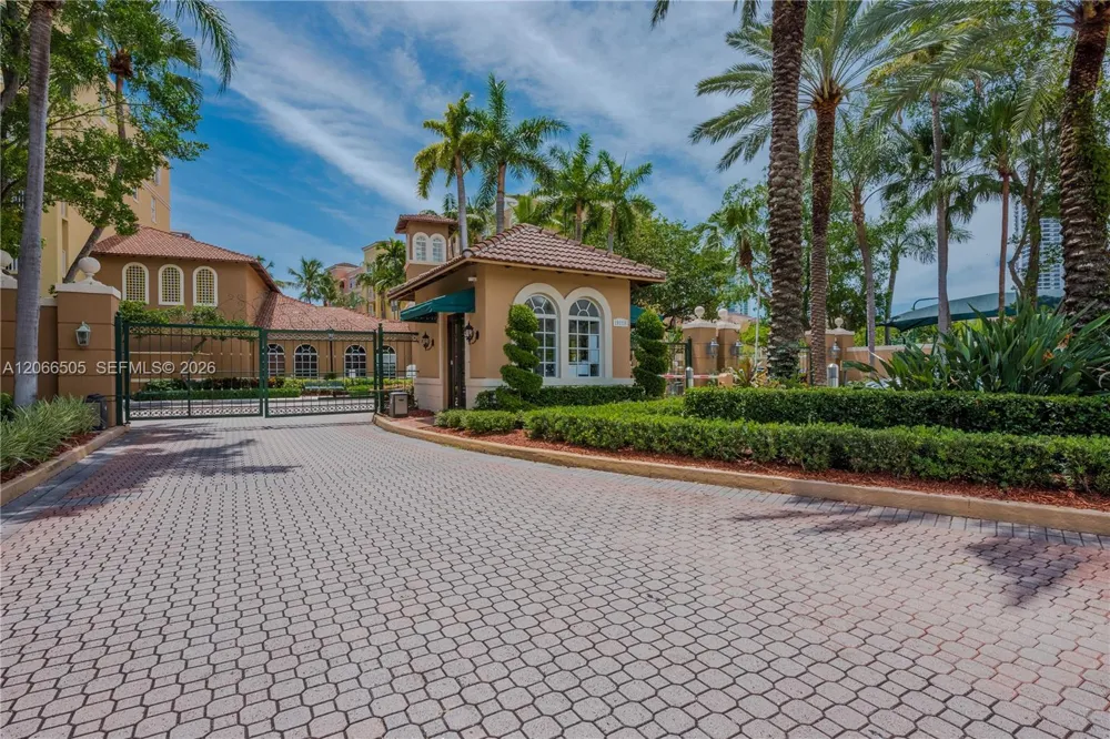 19601 E Country Club Dr #7104 Aventura, FL 33180