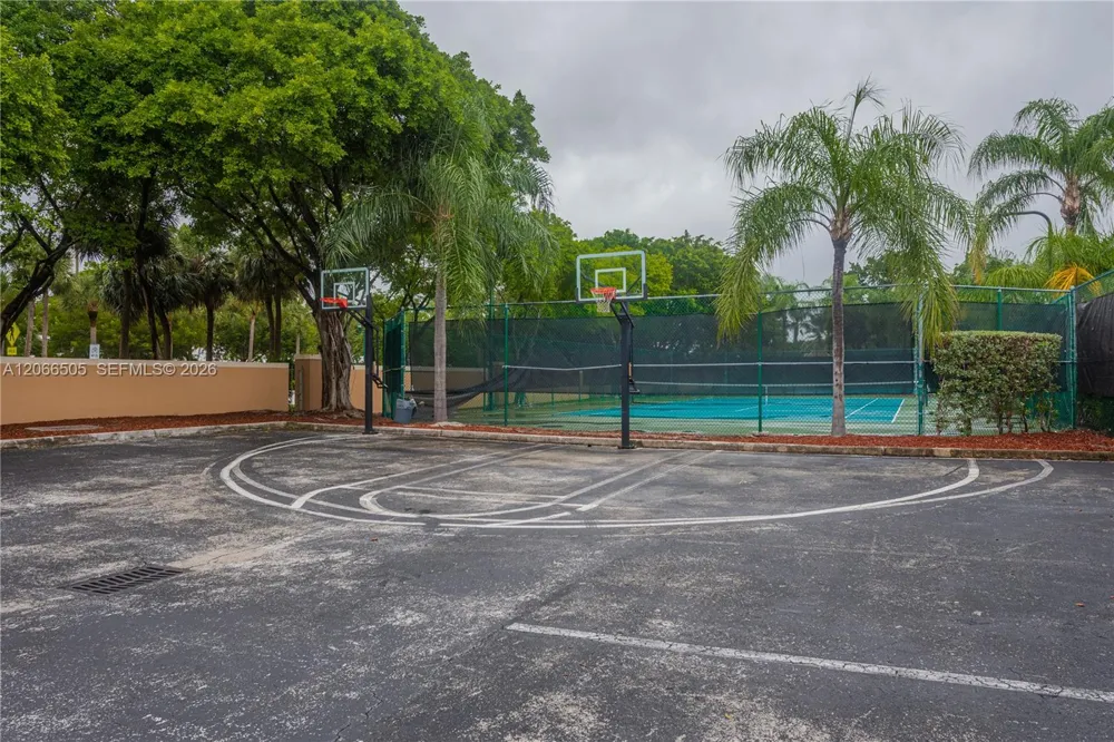 19601 E Country Club Dr #7104 Aventura, FL 33180