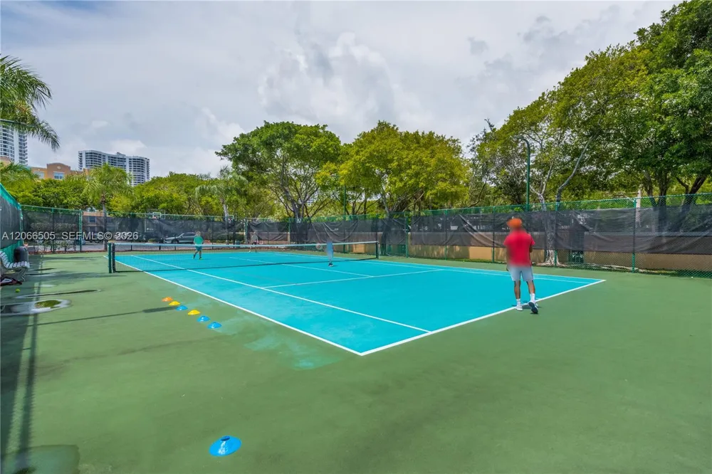 19601 E Country Club Dr #7104 Aventura, FL 33180