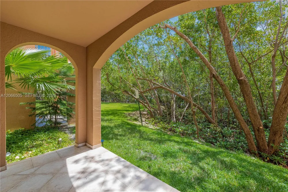 19601 E Country Club Dr #7104 Aventura, FL 33180