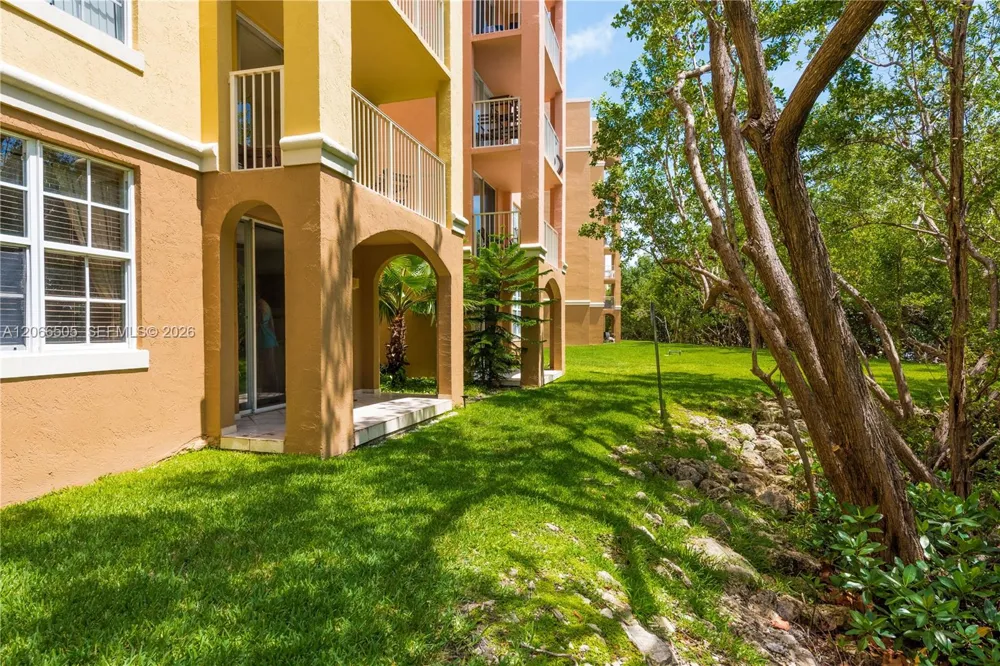 19601 E Country Club Dr #7104 Aventura, FL 33180