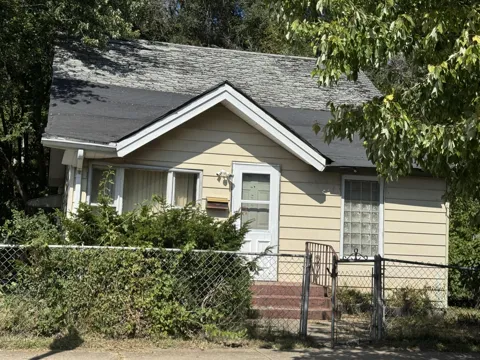 903 Ames Street