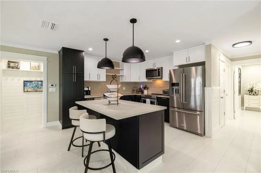 2574 Bayshore Drive Matlacha, FL 33993