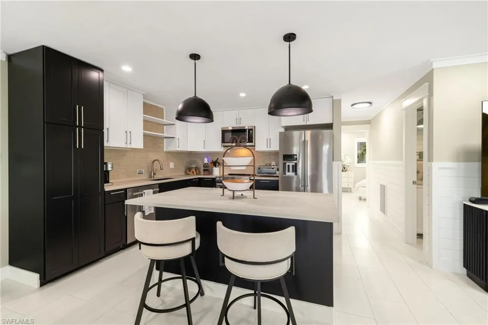 2574 Bayshore Drive Matlacha, FL 33993