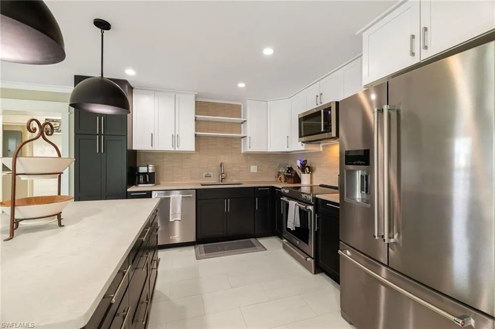 2574 Bayshore Drive Matlacha, FL 33993