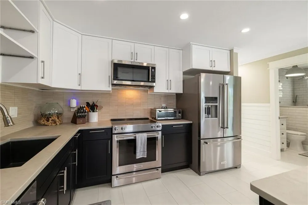 2574 Bayshore Drive Matlacha, FL 33993