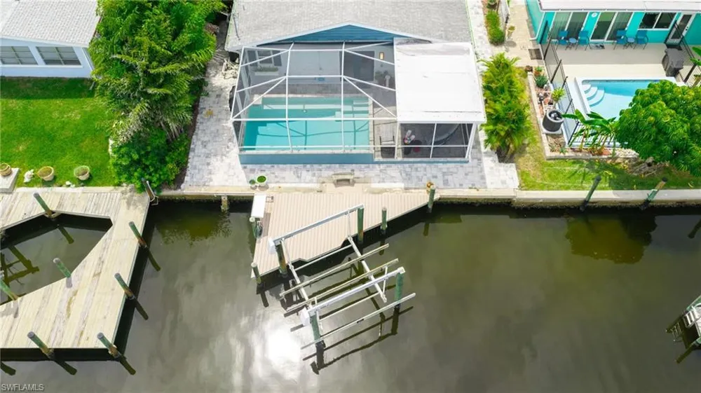 2574 Bayshore Drive Matlacha, FL 33993