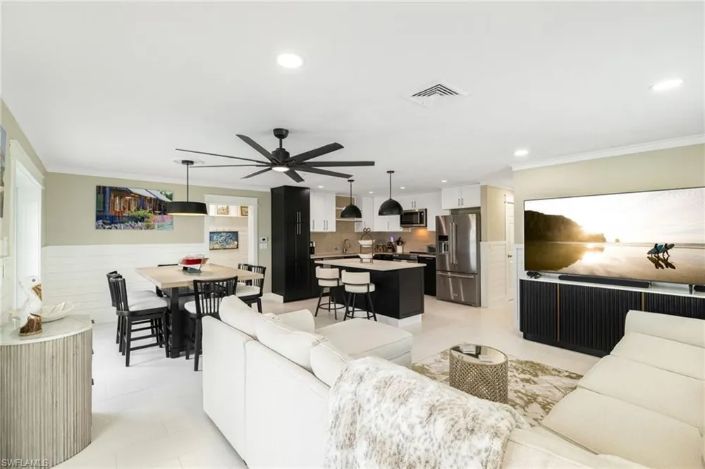 2574 Bayshore Drive Matlacha, FL 33993