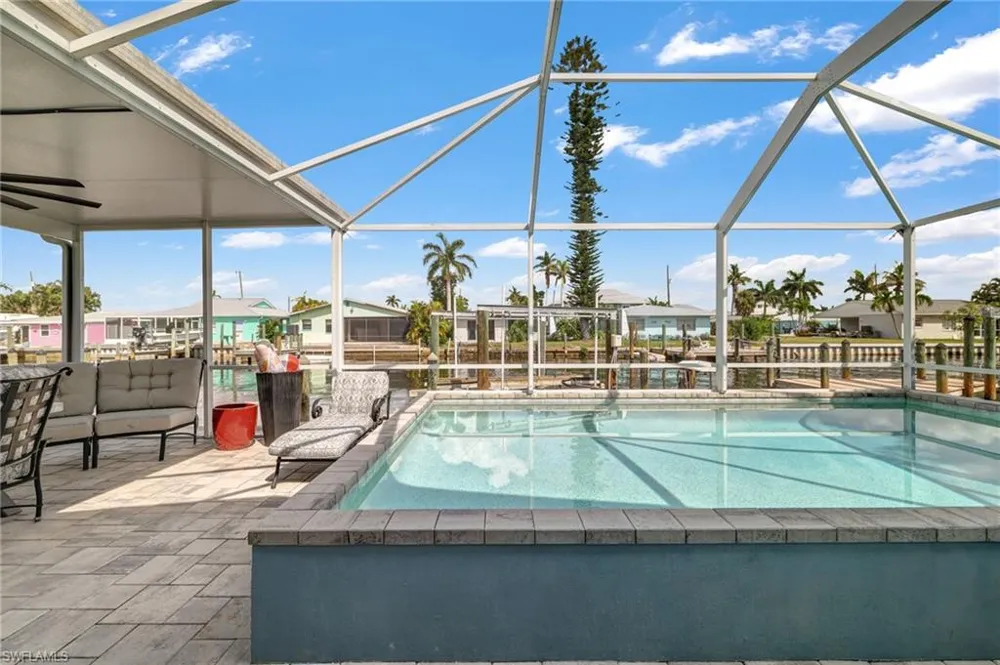 2574 Bayshore Drive Matlacha, FL 33993