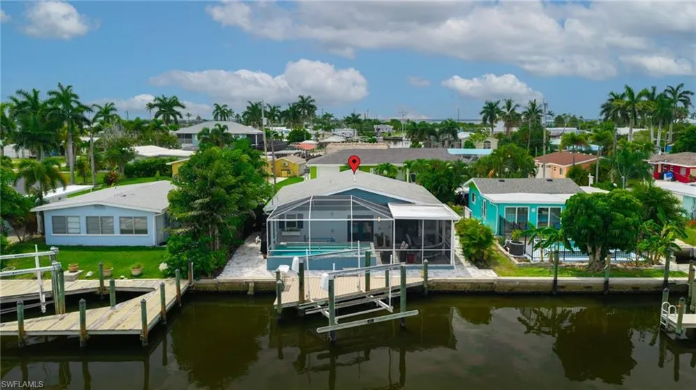 2574 Bayshore Drive Matlacha, FL 33993