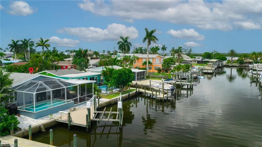 2574 Bayshore Drive Matlacha, FL 33993