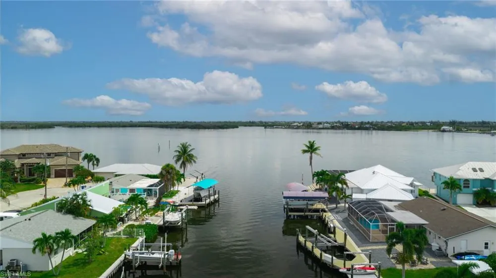 2574 Bayshore Drive Matlacha, FL 33993