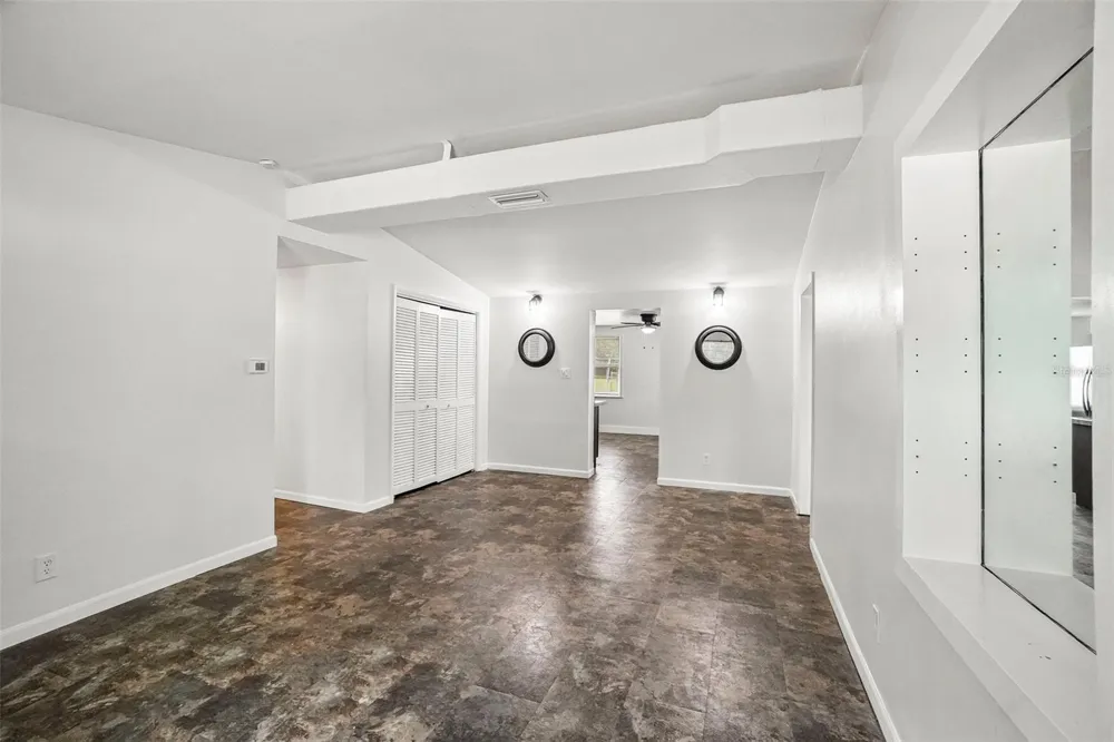 9216 W ROBSON STREET Tampa, FL 33615