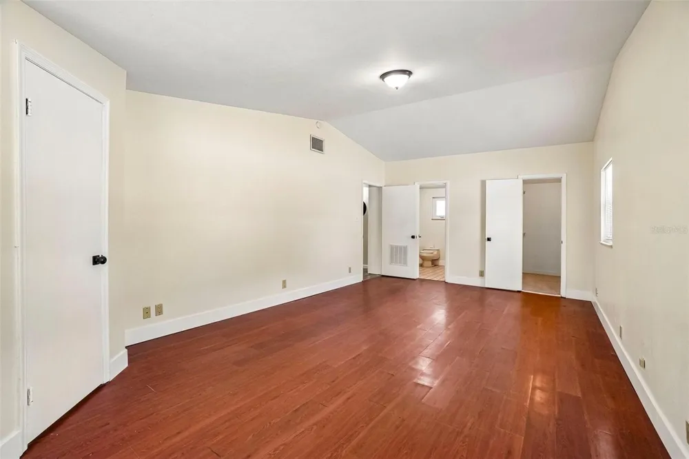9216 W ROBSON STREET Tampa, FL 33615