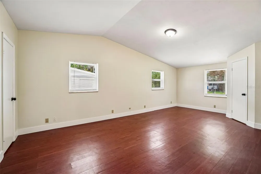 9216 W ROBSON STREET Tampa, FL 33615