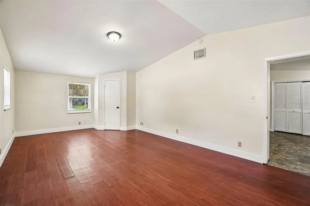 9216 W ROBSON STREET Tampa, FL 33615