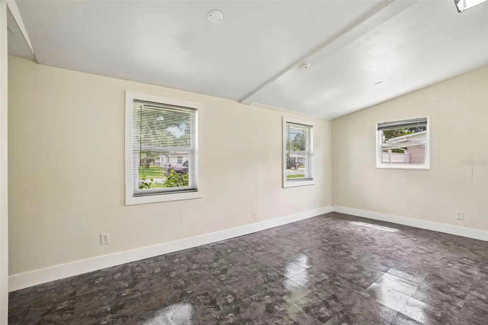 9216 W ROBSON STREET Tampa, FL 33615