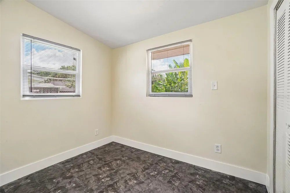 9216 W ROBSON STREET Tampa, FL 33615