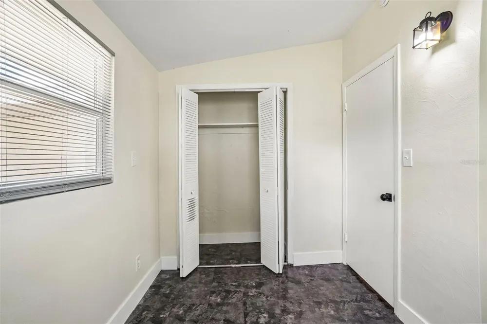 9216 W ROBSON STREET Tampa, FL 33615