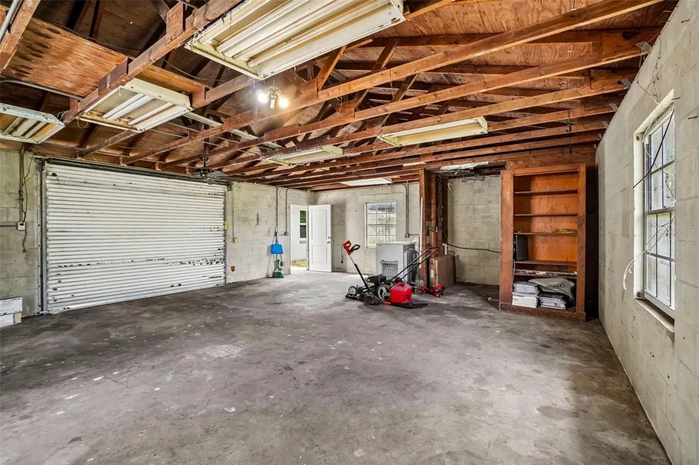 9216 W ROBSON STREET Tampa, FL 33615