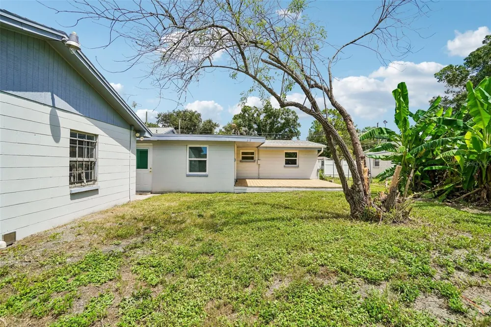 9216 W ROBSON STREET Tampa, FL 33615