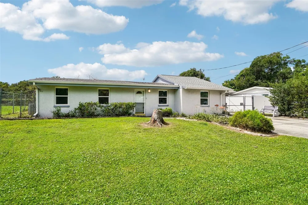 9216 W ROBSON STREET Tampa, FL 33615