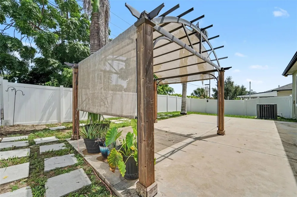 1281 WATER WILLOW DRIVE Groveland, FL 34736