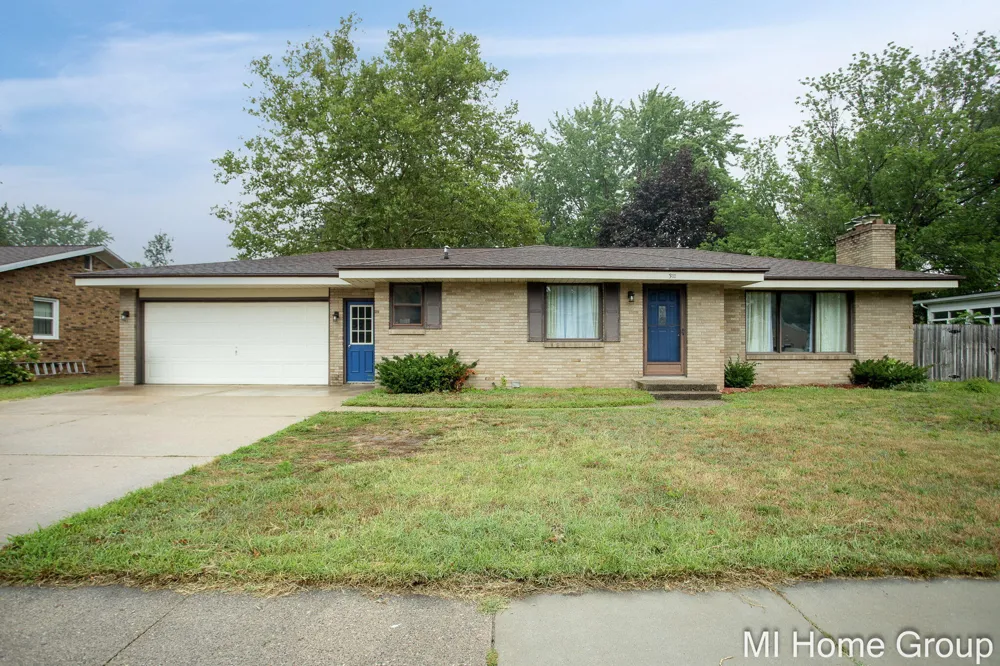 311 W 32nd Street Holland City, MI 49423