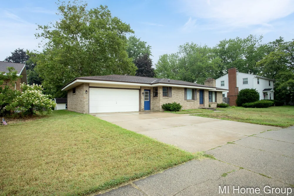 311 W 32nd Street Holland City, MI 49423