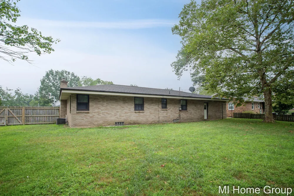 311 W 32nd Street Holland City, MI 49423