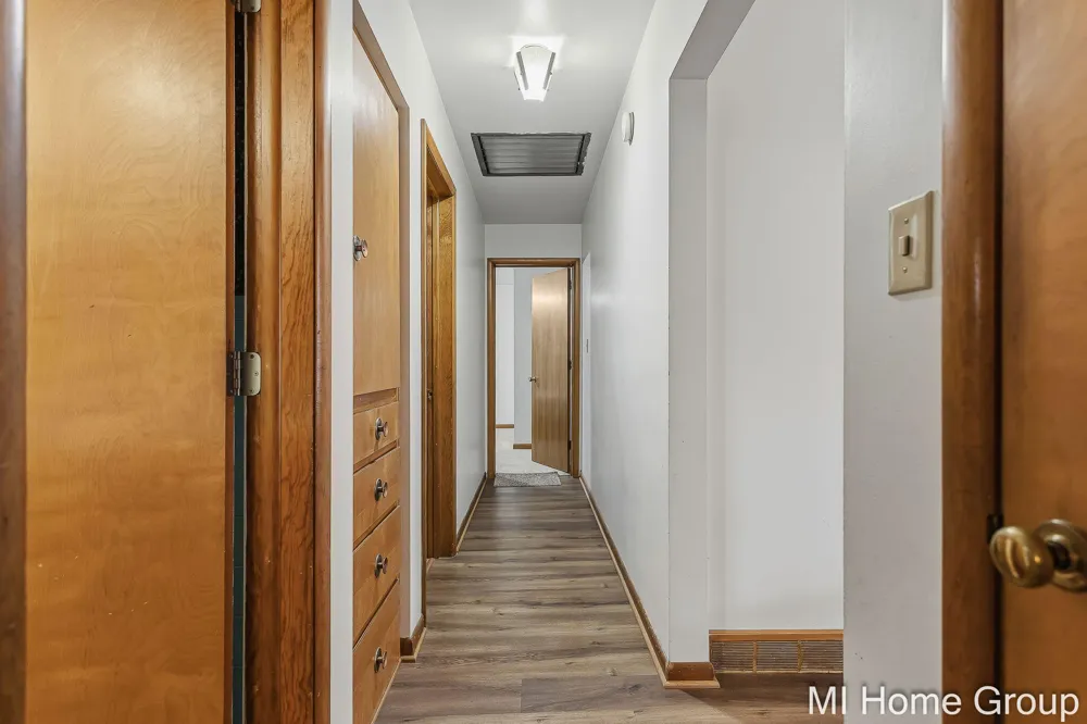 311 W 32nd Street Holland City, MI 49423
