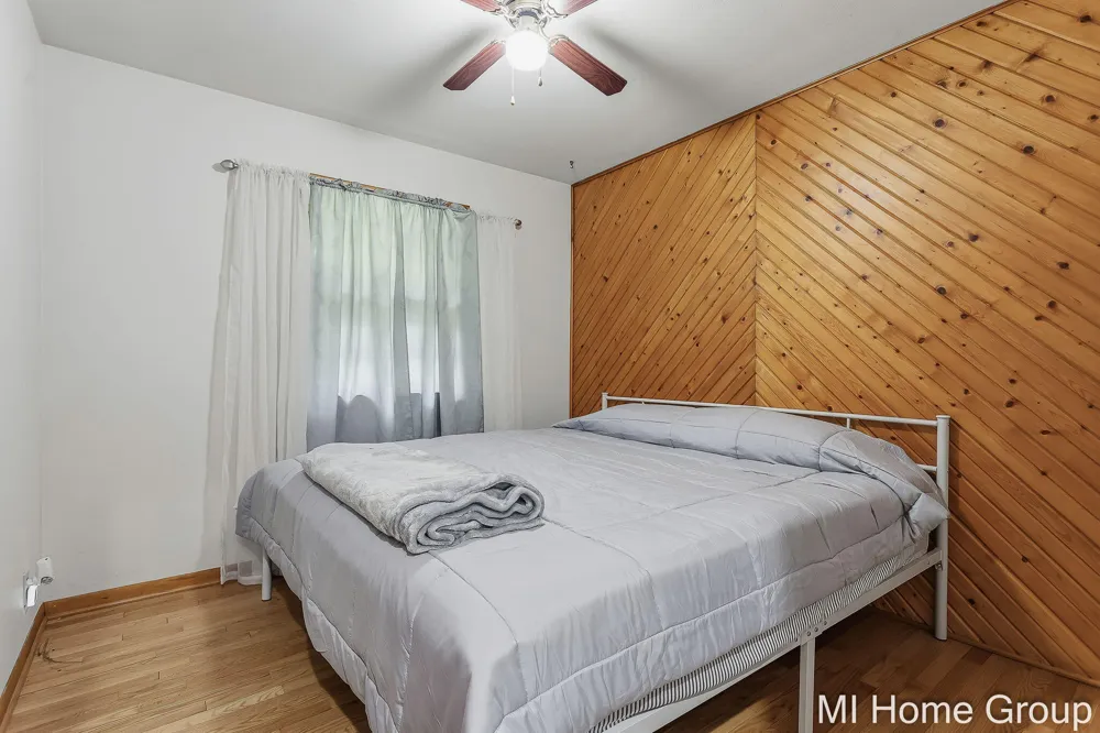 311 W 32nd Street Holland City, MI 49423