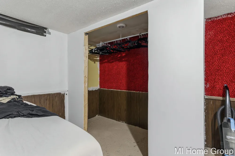 311 W 32nd Street Holland City, MI 49423