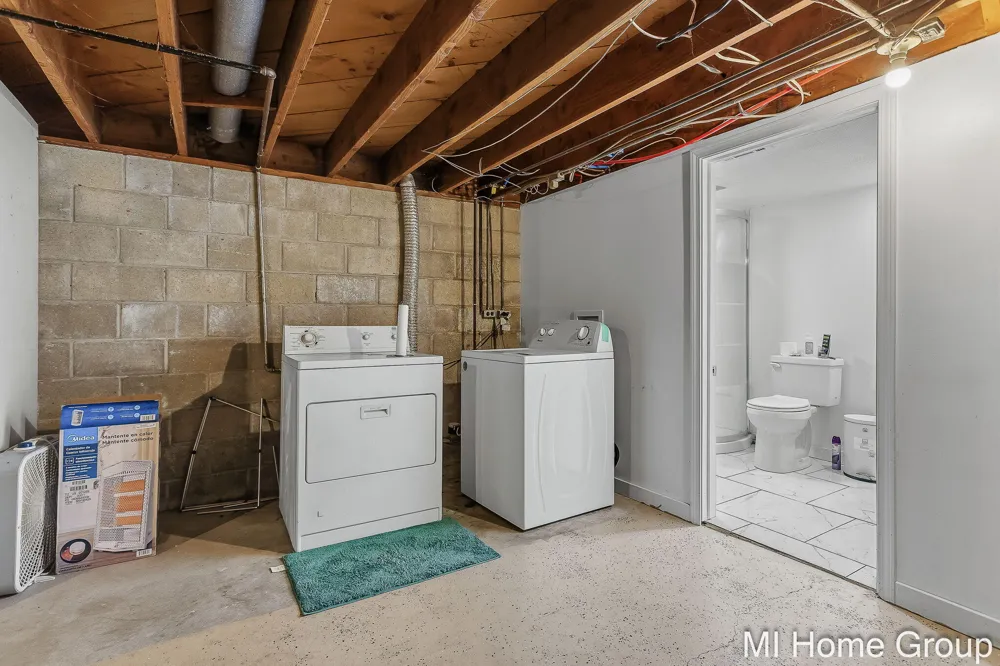 311 W 32nd Street Holland City, MI 49423