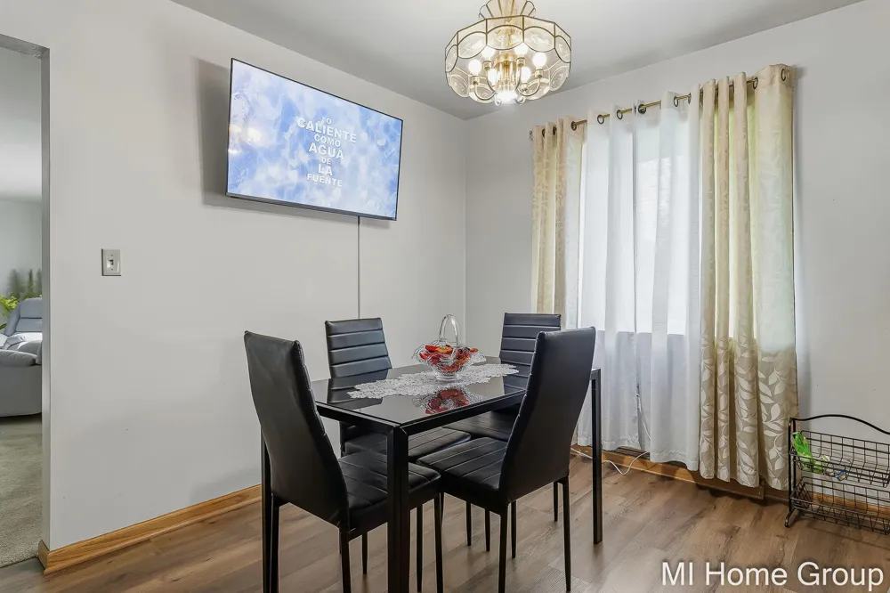 311 W 32nd Street Holland City, MI 49423